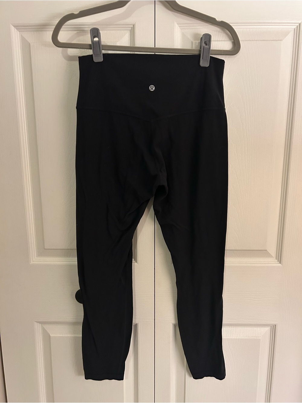 4 Pairs of black lululemon leggings - Picture 4 of 7